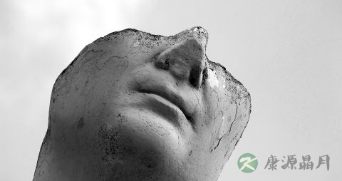 隆鼻手术后遗症 隆鼻手术后遗症