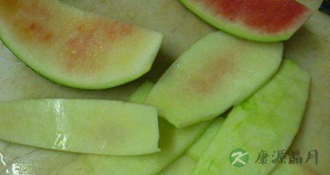 西瓜皮擦脸好吗 西瓜皮擦脸好吗