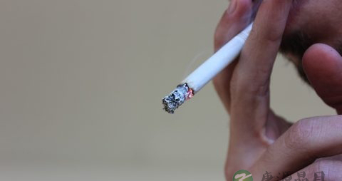 斑秃症状表现 斑秃症状表现