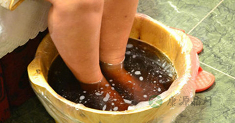 泡脚最补肾 时间有讲究 泡脚最补肾 时间有讲究