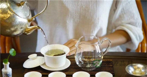 泡茶起沫是怎么回事 泡茶起沫是怎么回事