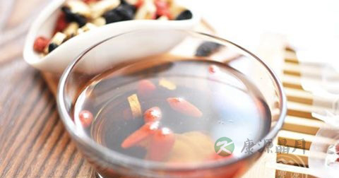 黄芪可以泡水喝吗 黄芪可以泡水喝吗