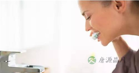 怀孕八个月刷牙流血怎么回事 怀孕八个月刷牙流血怎么回事
