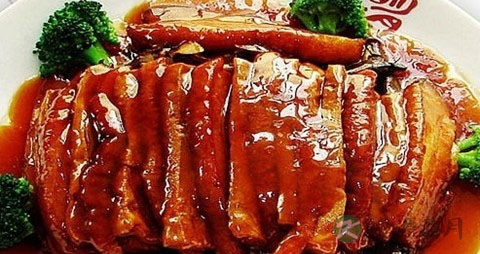 90岁老人只喝水不吃饭怎么办 90岁老人只喝水不吃饭怎么办