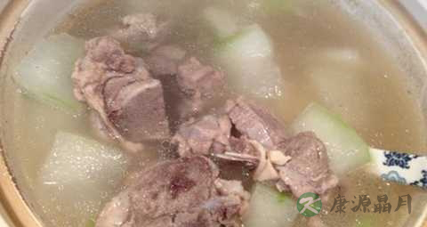 突然听力下降是什么引起 突然听力下降是什么引起