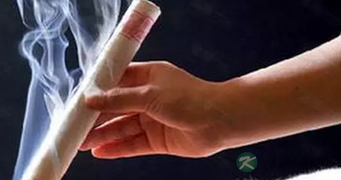老人夏天艾灸要注意什么 老人夏天艾灸要注意什么