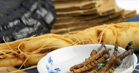 老年人吃人参要注意什么 老年人吃人参要注意什么