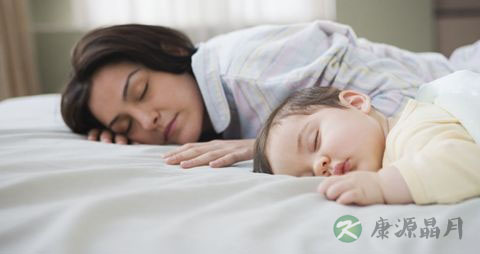 新生儿睡眠姿势 新生儿睡眠姿势