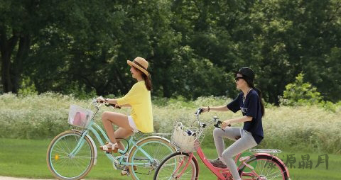 女生骑自行车上班怪吗 女生骑自行车上班怪吗