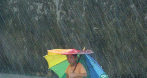 户外遇到暴雨23个自救指南 户外遇到暴雨23个自救指南