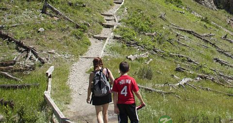 登山旅游注意事项有哪些 登山旅游注意事项有哪些