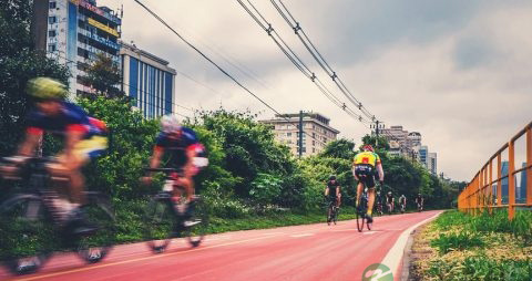 高速公路能骑自行车吗 高速公路能骑自行车吗