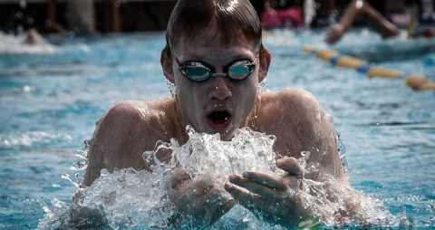 怎么学蛙泳抬头换气 怎么学蛙泳抬头换气