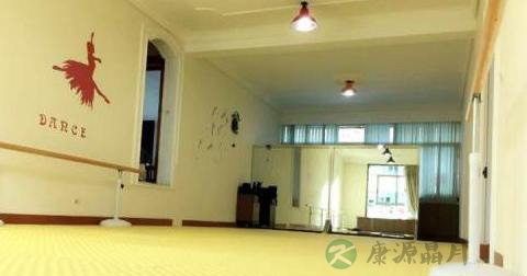 女孩跳街舞好吗 女孩跳街舞好吗