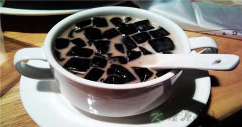 龟苓膏的功效与作用 龟苓膏的功效与作用