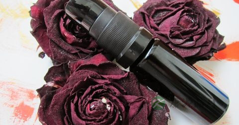 皮炎先用药膏还是喷剂