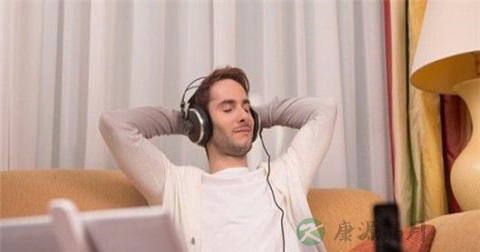 听耳机对耳朵有损伤吗 听耳机对耳朵有损伤吗