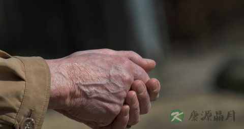 糖尿病人手裂怎么办 糖尿病人手裂怎么办
