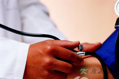 家庭急救 心脏病发应先了解血压 家庭急救 心脏病发应先了解血压