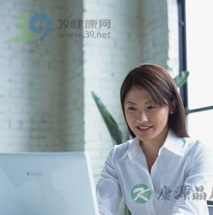 斜视电脑屏幕易患干眼症 斜视电脑屏幕易患干眼症