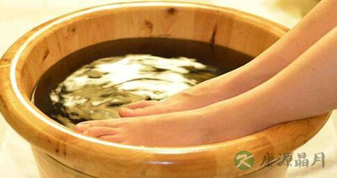 老人泡脚好吗 老人泡脚好吗