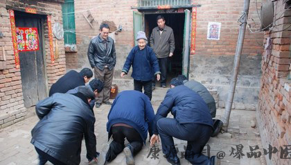 过年磕头习俗的由来 过年磕头习俗的由来
