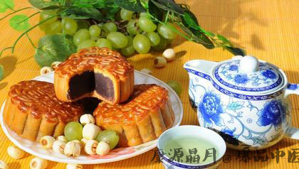 中秋节吃月饼配什么 中秋节吃月饼配什么
