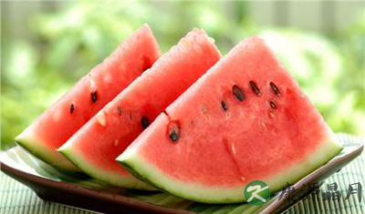 夏天吃什么防中暑 夏季防中暑多喝汤 夏天吃什么防中暑 夏季防中暑多喝汤