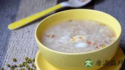 夏天喝什么粥防中暑 夏天喝什么粥防中暑