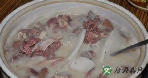 秋天吃羊肉上火吗 秋天吃羊肉上火吗