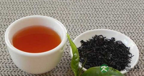 冬季喝红茶的好处和坏处 冬季喝红茶的好处和坏处