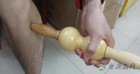 男人的足三里穴位在那里