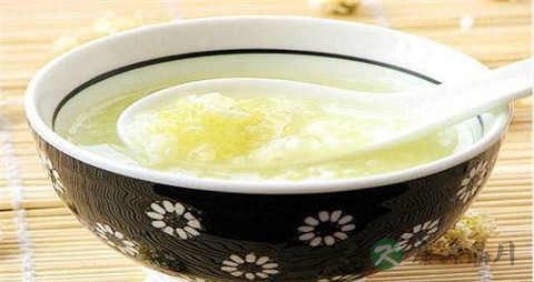 湿疹和皮炎哪个严重