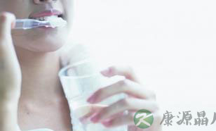 刷牙水有讲究 温水刷牙最健康 刷牙水有讲究 温水刷牙最健康