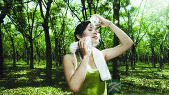 夏天出汗正常吗 是一种健康标志 夏天出汗正常吗 是一种健康标志