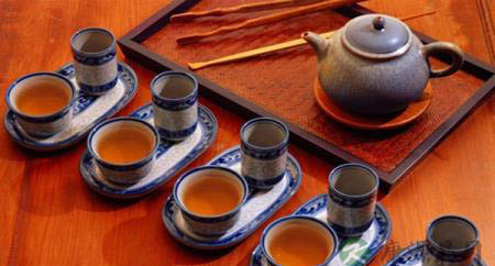 来一杯冰爽柠檬茶,喝下整个夏天 来一杯冰爽柠檬茶,喝下整个夏天
