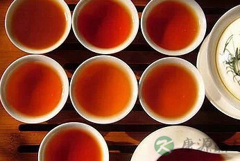 天凉了,来杯红茶吧! 天凉了,来杯红茶吧!