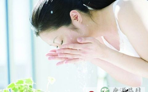 茶水洗脸可预防皱纹 茶水洗脸可预防皱纹