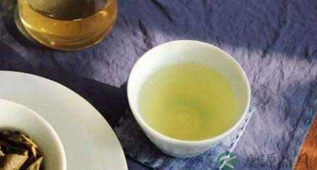 下雨天湿气重,应该喝这七种茶 下雨天湿气重,应该喝这七种茶