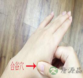 冬季如何驱寒保暖 穴位按摩有效驱寒保暖 冬季如何驱寒保暖 穴位按摩有效驱寒保暖