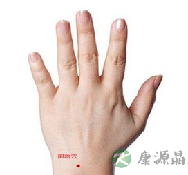 如何缓解手脚冰凉 穴位按摩实现暖手暖脚