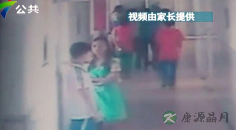 广州一学生课间打闹遭90后班主任掌掴 广州一学生课间打闹遭90后班主任掌掴