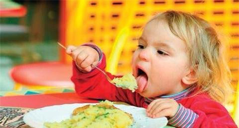 餐桌训教不利于孩子的身心健康 餐桌训教不利于孩子的身心健康