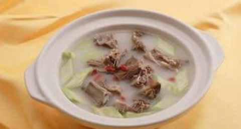 冬季丰胸的食谱有哪些 冬季丰胸的食谱有哪些