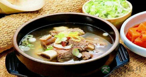 莲子和什么煲汤好 莲子和什么煲汤好