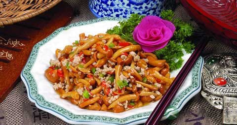鸡油菌的吃法_哪些人不能吃鸡油菌 鸡油菌的吃法_哪些人不能吃鸡油菌