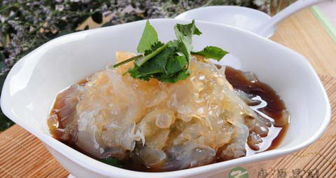 海蜇的吃法_哪些人不能吃海蜇 海蜇的吃法_哪些人不能吃海蜇