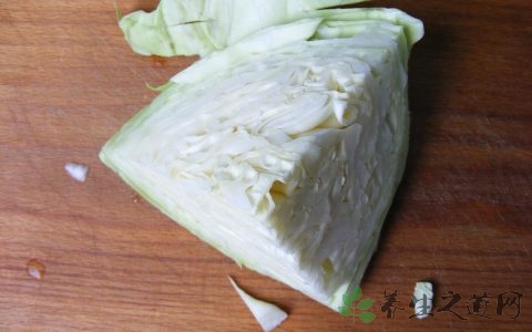 卷心菜做沙拉要焯水吗 卷心菜做沙拉要焯水吗