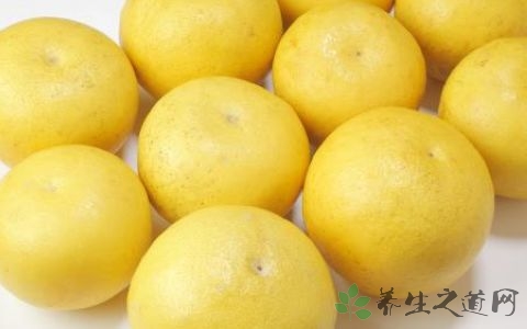 柚子能和鱼一起吃吗 柚子能和鱼一起吃吗
