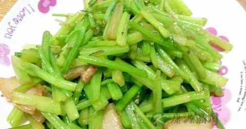 炒芹菜需要焯水吗 炒芹菜需要焯水吗